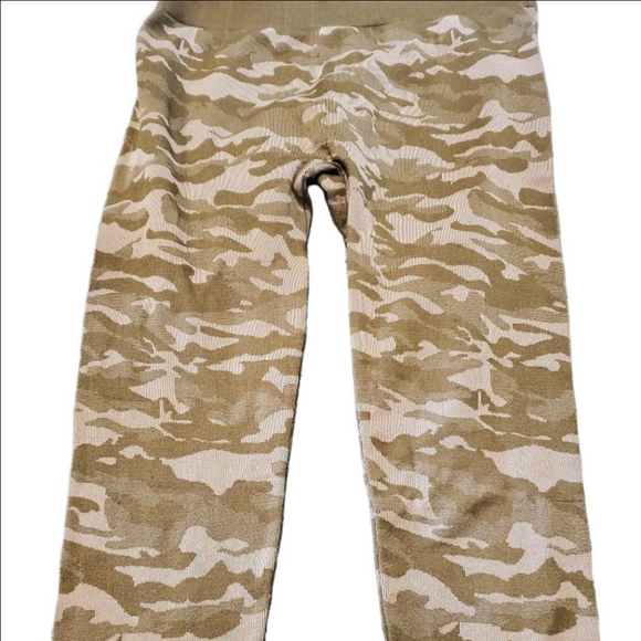 wonder nation Other - Wonder Nation Girls Green Camouflage Leggings Size Medium